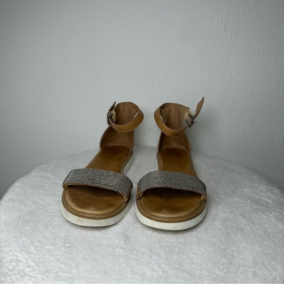 Anthropologie Liendo by Seychelles Athens
Sport Sandals Tan And Silver - Picture 5 of 13